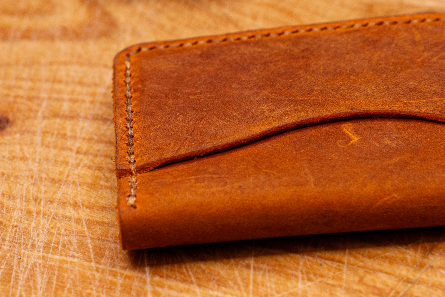 Dobbel Kortholder i Crazy Horse med Ekstra Lomme