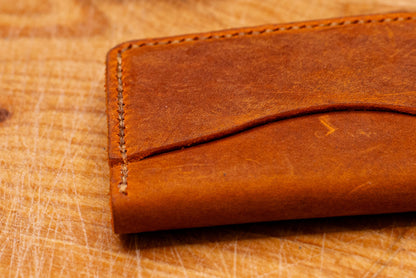 Dobbel Kortholder i Crazy Horse med Ekstra Lomme