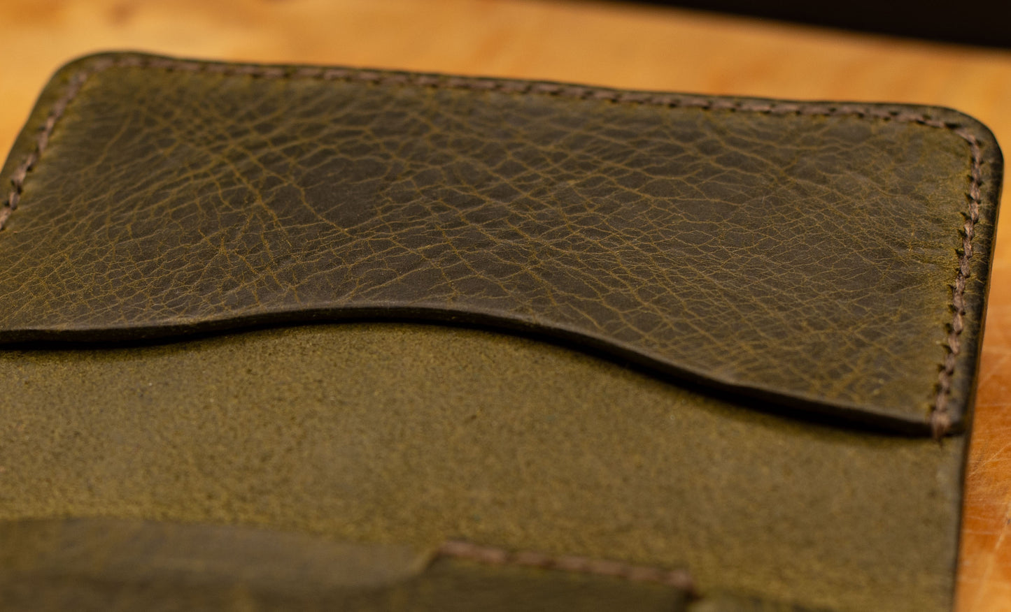 Dobbel Kortholder i Badalassi med Ekstra Lomme